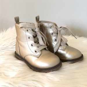 Combat boots